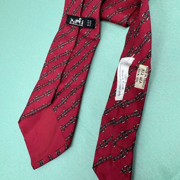Hermès Tie Red 812 MA Tie 100% Silk Made In France - Picture 6 of 6